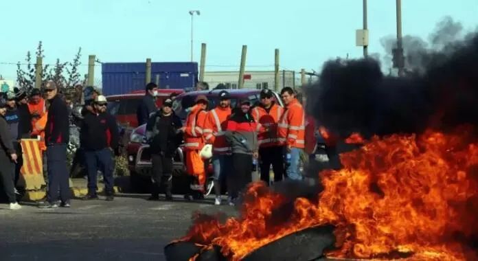 突发！这个国家23个港口爆发罢工！港口瘫痪停摆！物流将延误！出货请注意